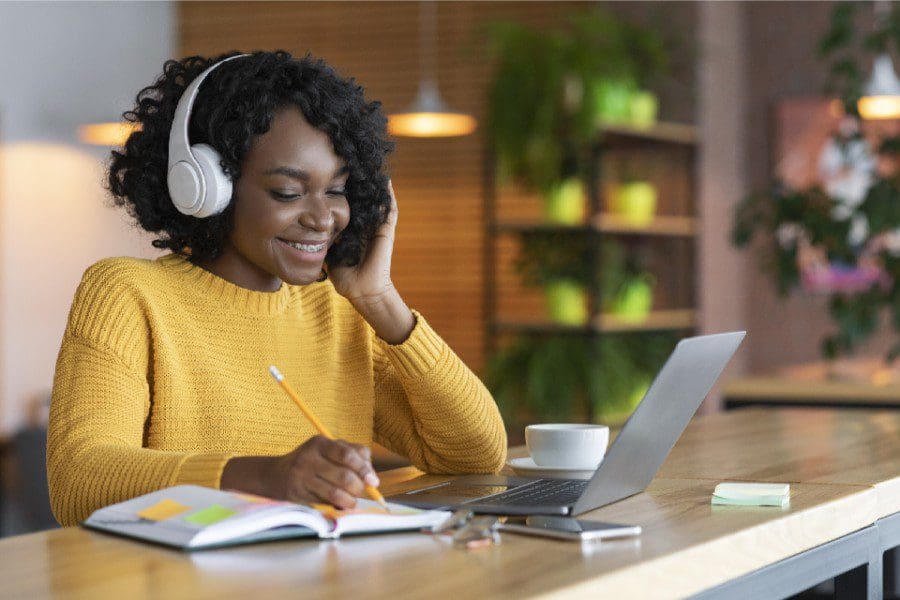 EY makes over 1,000 student hires
