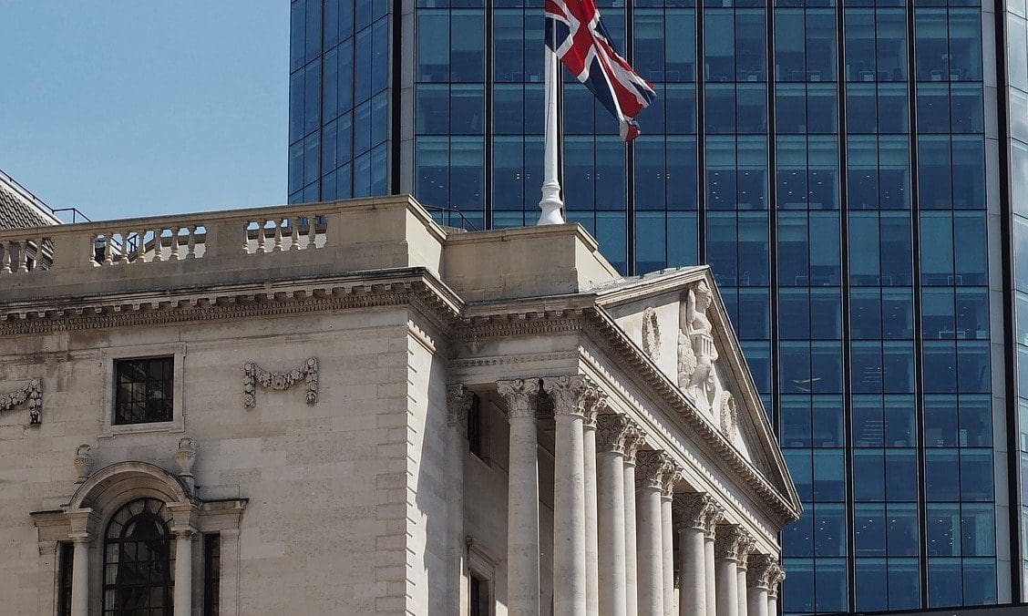 Bank of England holds rates, predicts strong vaccine rebound