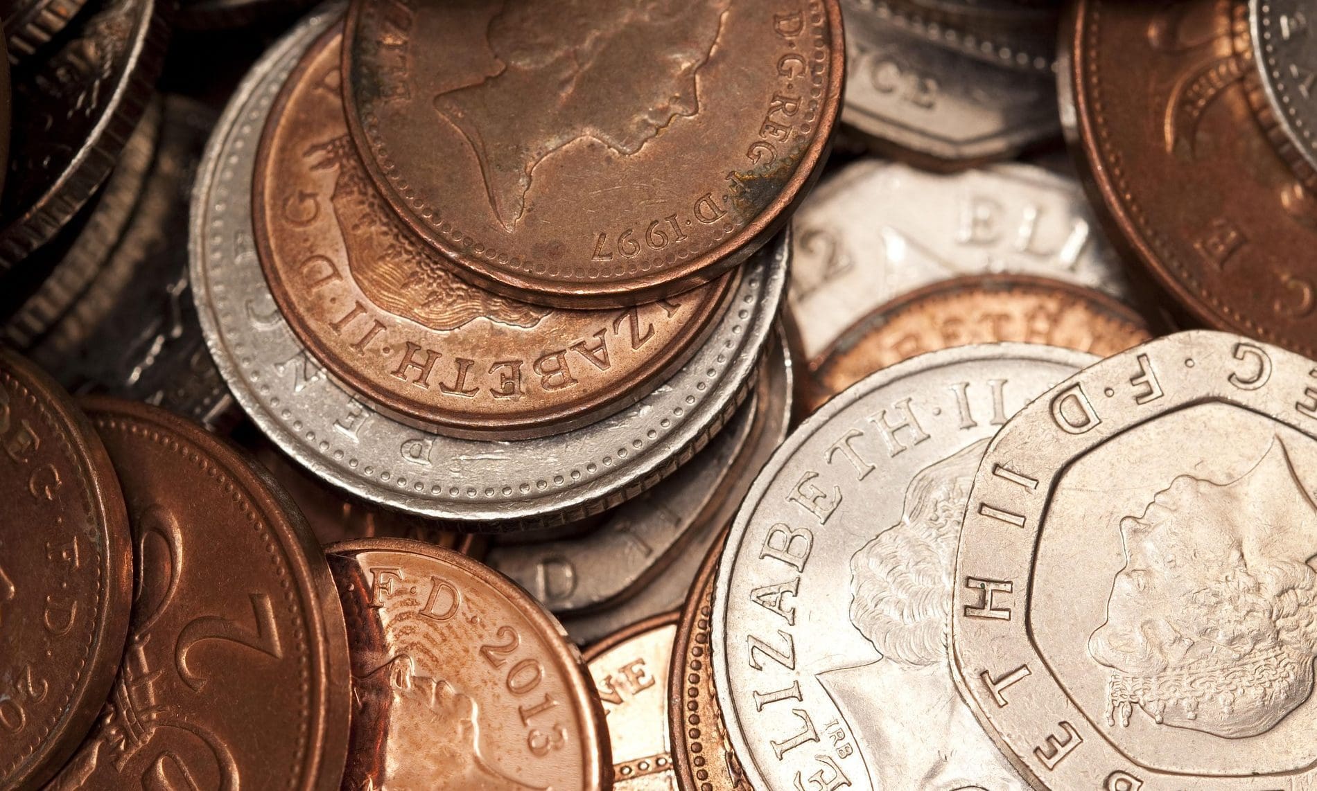 UK inflation rises to 0.7% in March