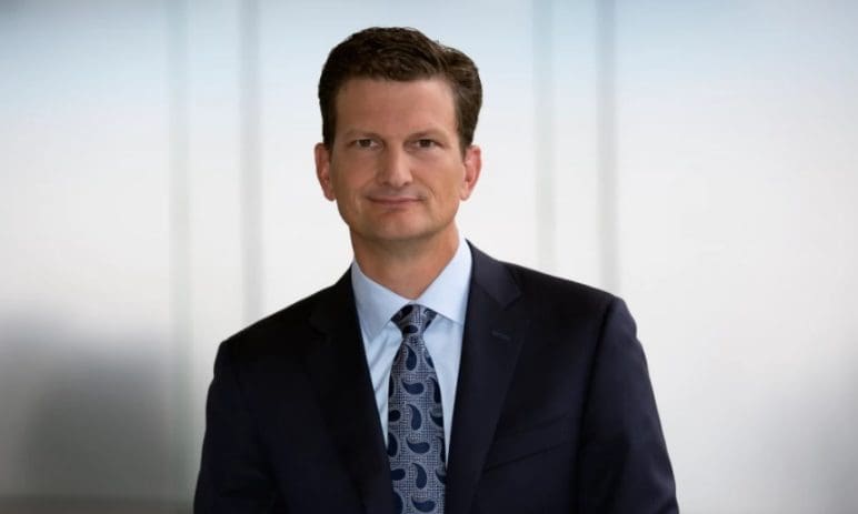 KPMG’s global management team achieves gender disparity