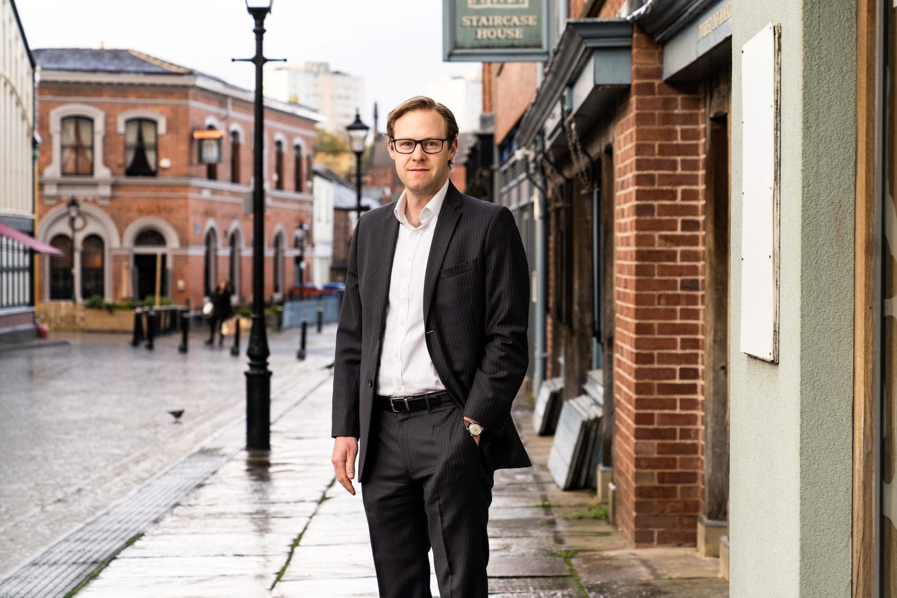 Hurst promotes dealmaker to associate partner 