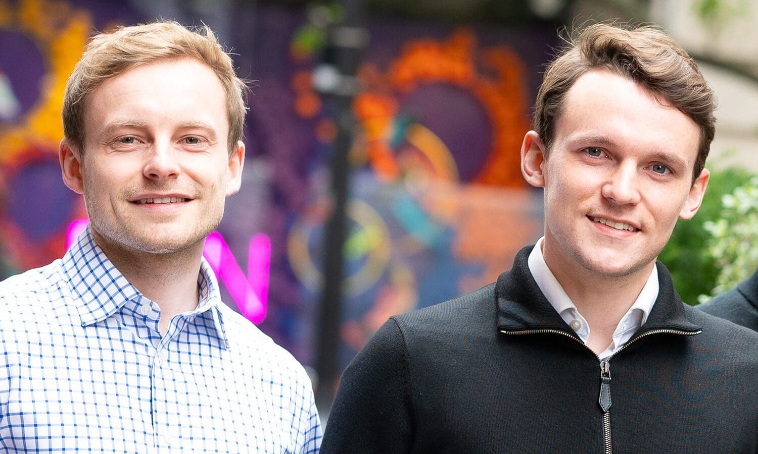 DSW promotes two in London transactions services team